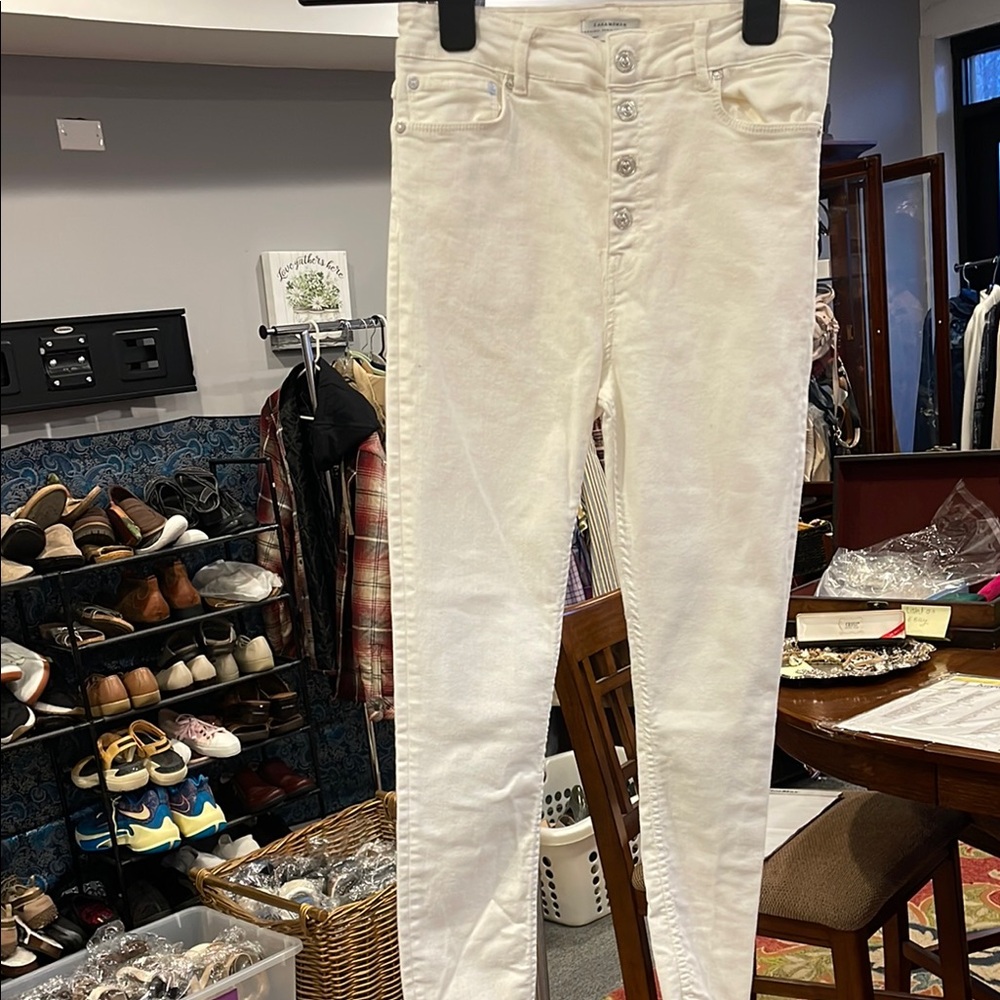Zara Women's White Jeans premium denim skinny size 10, raw hemline button fly